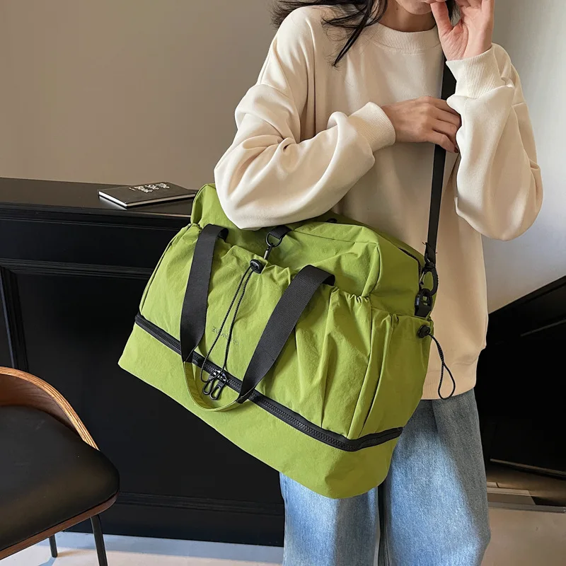 

Large Travel Bag - Spacious, lightweight & durable. With adjustable strap & pockets. Perfect for travel & commute. Женская сумка