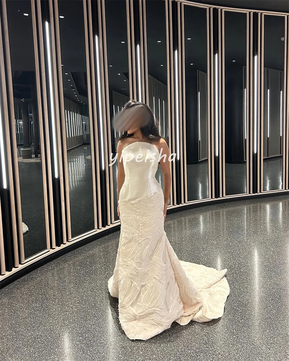 カスタマイズされたファッションセクシーなプリーツシャーリングマーメイドストラップレスロングドレスオーダーメイドの特別な日のドレス絶妙なサイズが利用可能クラシック