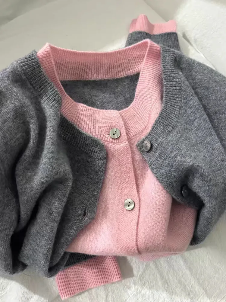 

Elevated grey tones, modern layered look. Our color-blocked cardigan for an effortless fall vibe