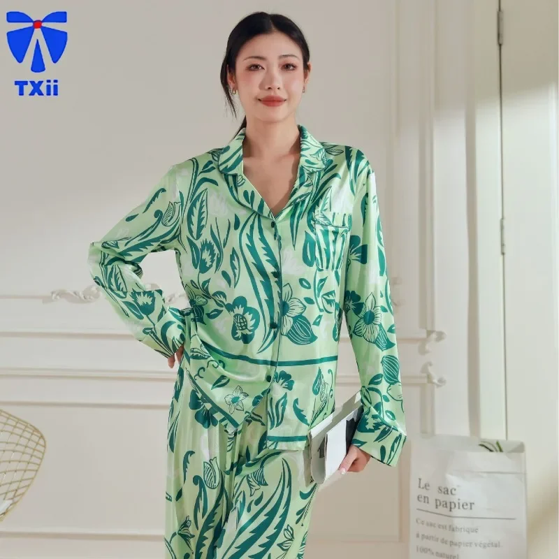 TXii Two piece set of high-end women's satin printed pajamas, Tencel thin long sleeved home clothes, and printed pants Pajamas