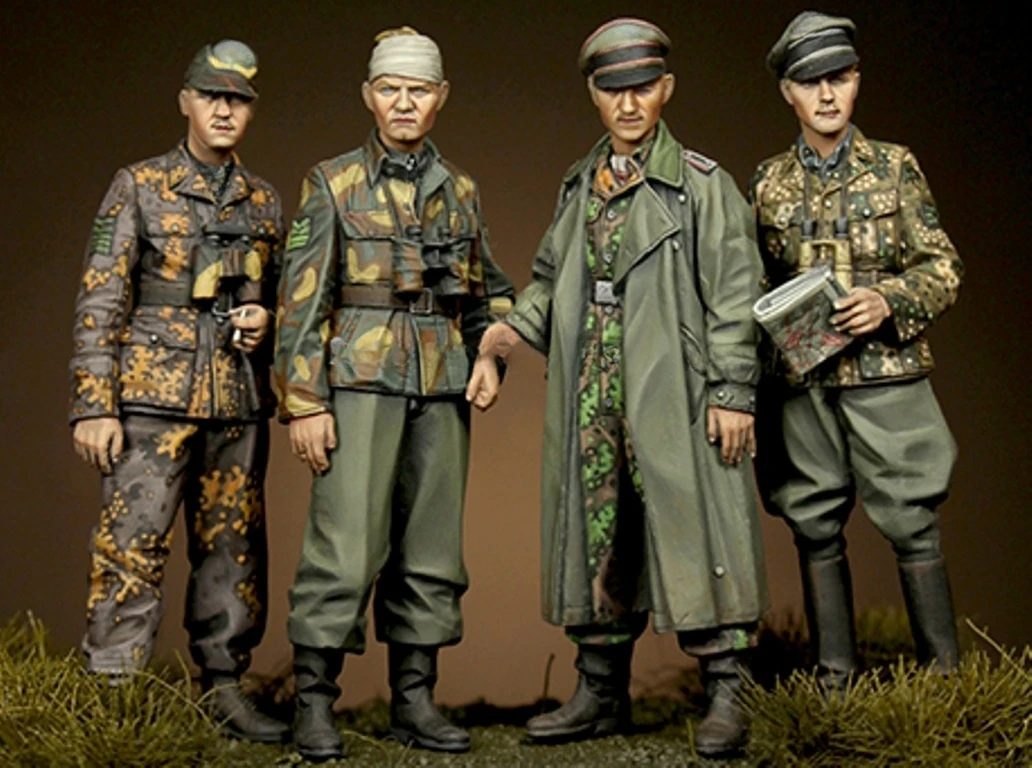 

1:35 Ratio Die-cast Resin 4 Soldiers In Need To Assemble And Paint By Themselves (unpainted)