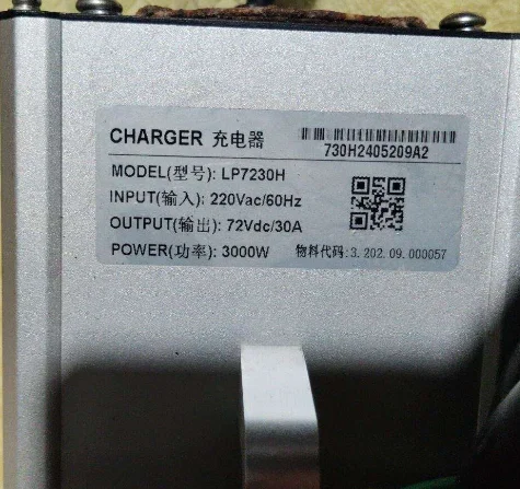 Carregador de bateria para carrinho de golfe 72v 30A Tong S14C Entrada de motor de ônibus turístico 220V Carregador inteligente inteligente