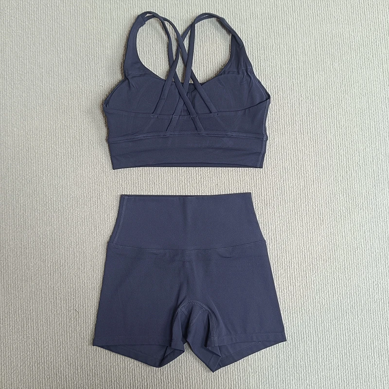 2ピースヨガウェアジムセットスポーツショーツ女性クロスバックブラトップハイウエストショーツフィットネススーツランニングワークアウトトラックスーツ