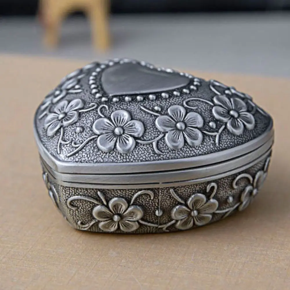

Vintage Flower Metal Jewelry Box Heart Shaped Home Decor Ring Bracelet Organizer Dustproof Small Size Ring Trinket Storage