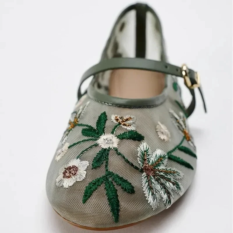 Flower Embroidered Mesh Flats Ballet Shoes Women  Breathable Round Toe Retro Women Shoes Leisure Comfy Designer Mary Jane Shoes