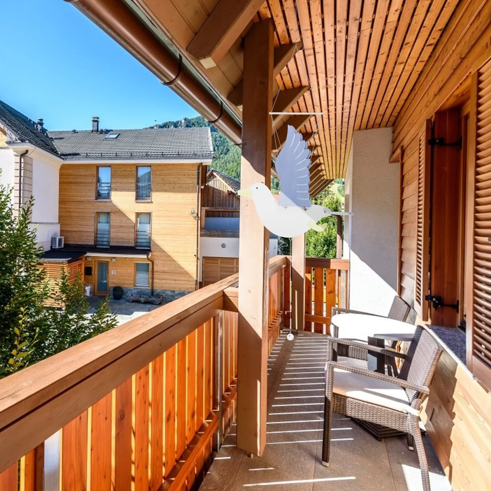 

Hanging Seagull Ornament Handcrafted Wooden Bird Decorative Pendant for Living Room Bedroom Dining Room Wall Art Piece