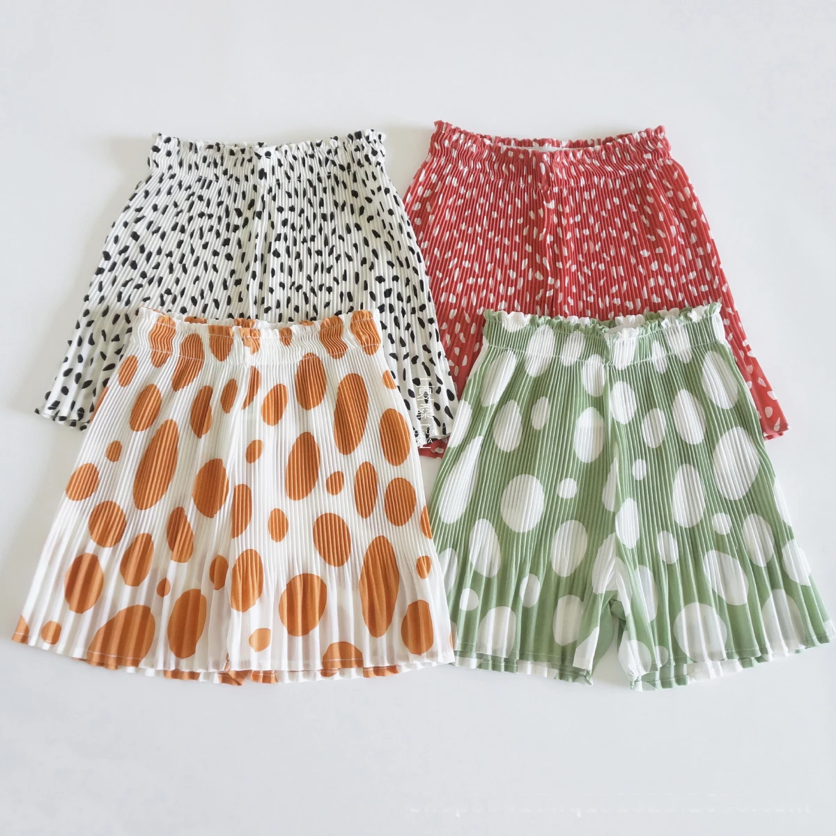 Summer New Cool and Smooth Pleated Chiffon Shorts Loose and Comfortable Style Polka Dot Shorts Girls' Casual Pants
