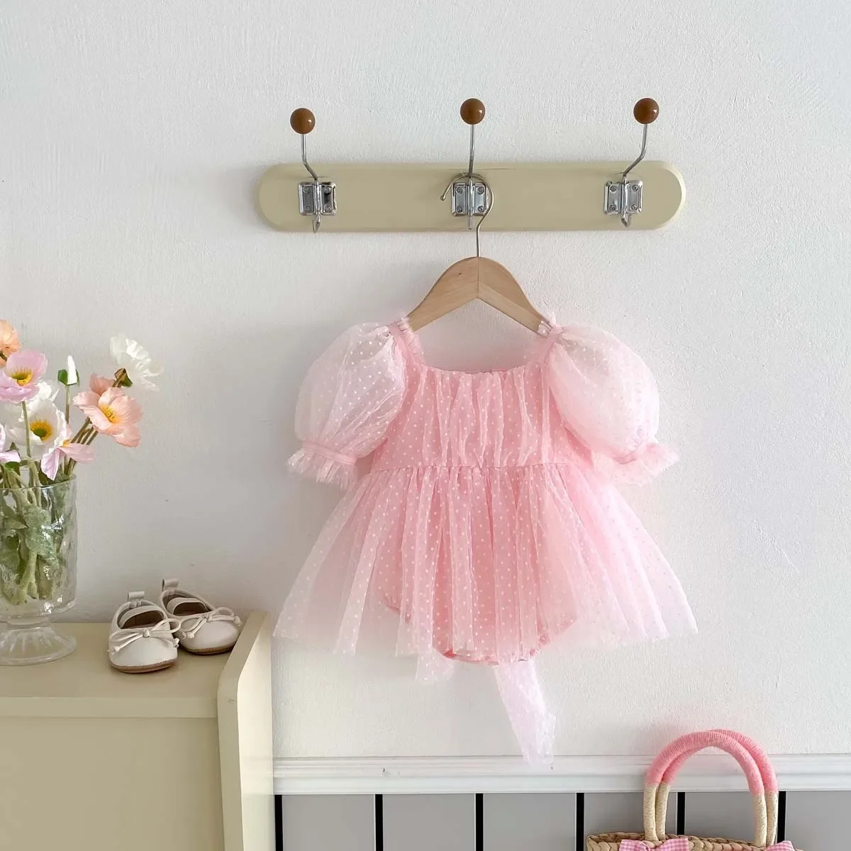 Gaun lengan gelembung anak perempuan, gaun jumpsuit anak perempuan usia satu tahun, gaun kue putri Ha Yi titik gelombang manis jaring musim panas