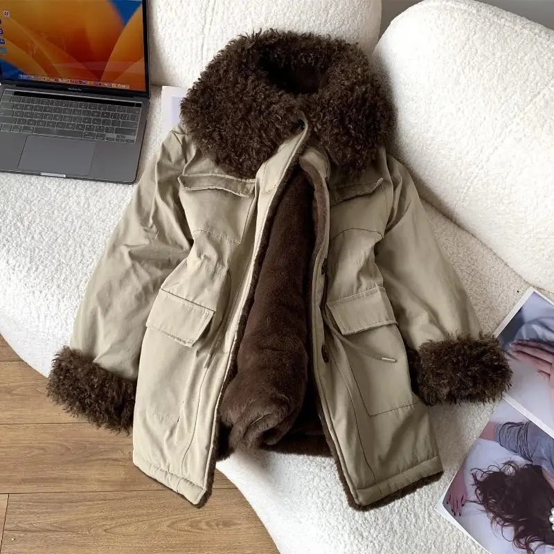 Abrigo acolchado de algodón holgado con cuello a la moda para mujer, chaqueta cálida de Color contrastante, nuevo artículo de invierno 2025, tendencia femenina