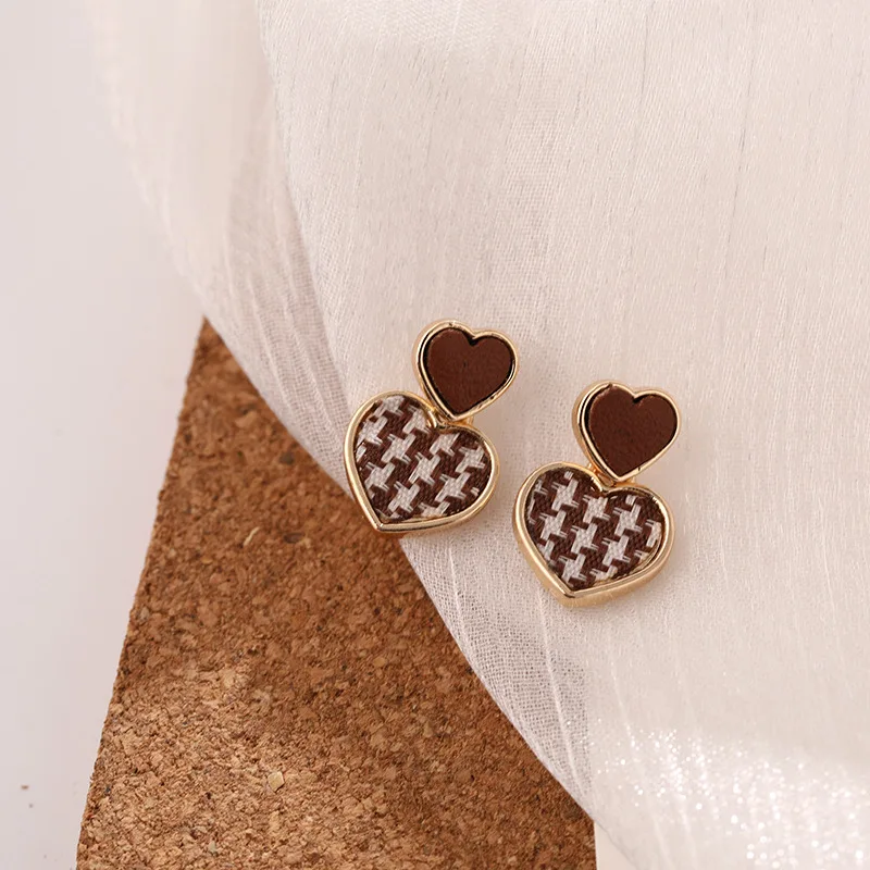 925 Silver Needle Fashion Exquisite Checkerboard Love Geometric Square Retro Plaid Ins Wind Earrings Jewelry Gift for Female