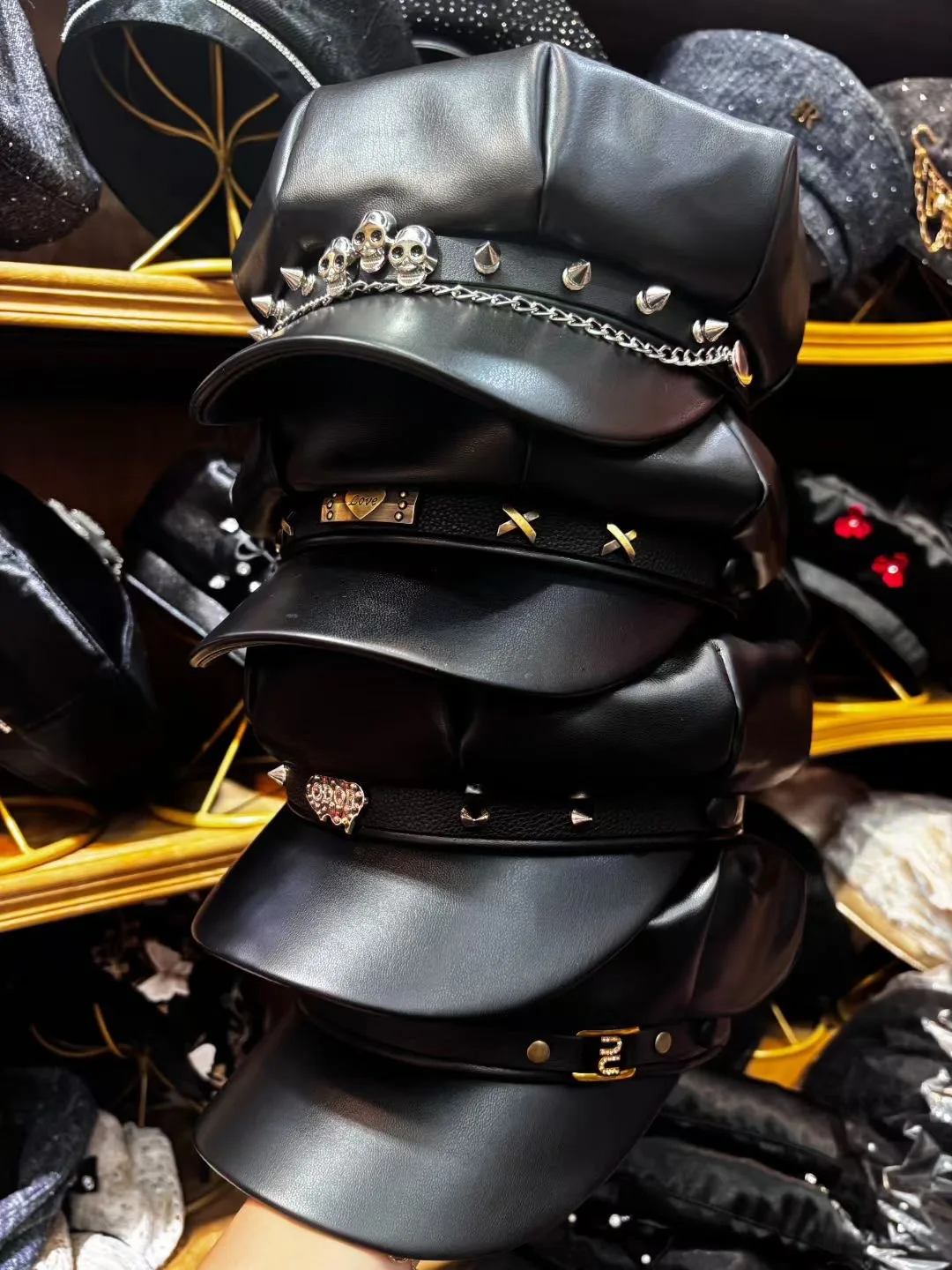 chapeus-octogonais-de-couro-com-rebite-estilo-punk-preto-para-mulheres-novo-nicho-rua-picante-menina-moda-e-tendencia-bones-jornaleiro
