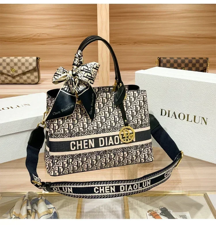 Famous Designer Luxury Brand Women Leather Handbags High Quality Embroidery Large Capacity Casual Totes Fashion Shoulder Bags