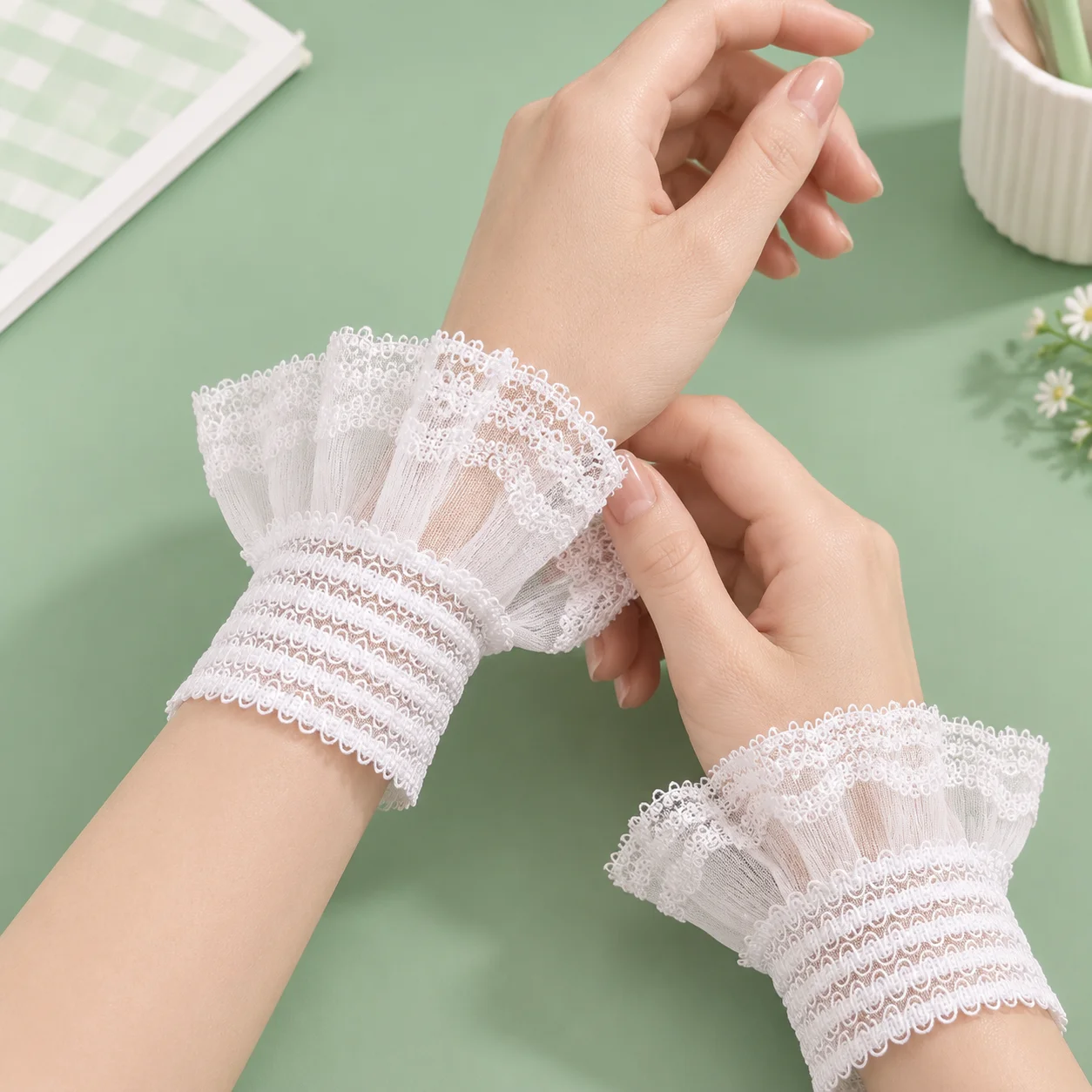 1Pair LaceMultilayer Ruffle False Sleeves Wrist Cuff Detachable Super Fairy Elastic Hand Cuffs Sweater Decorative Flared Sleeves