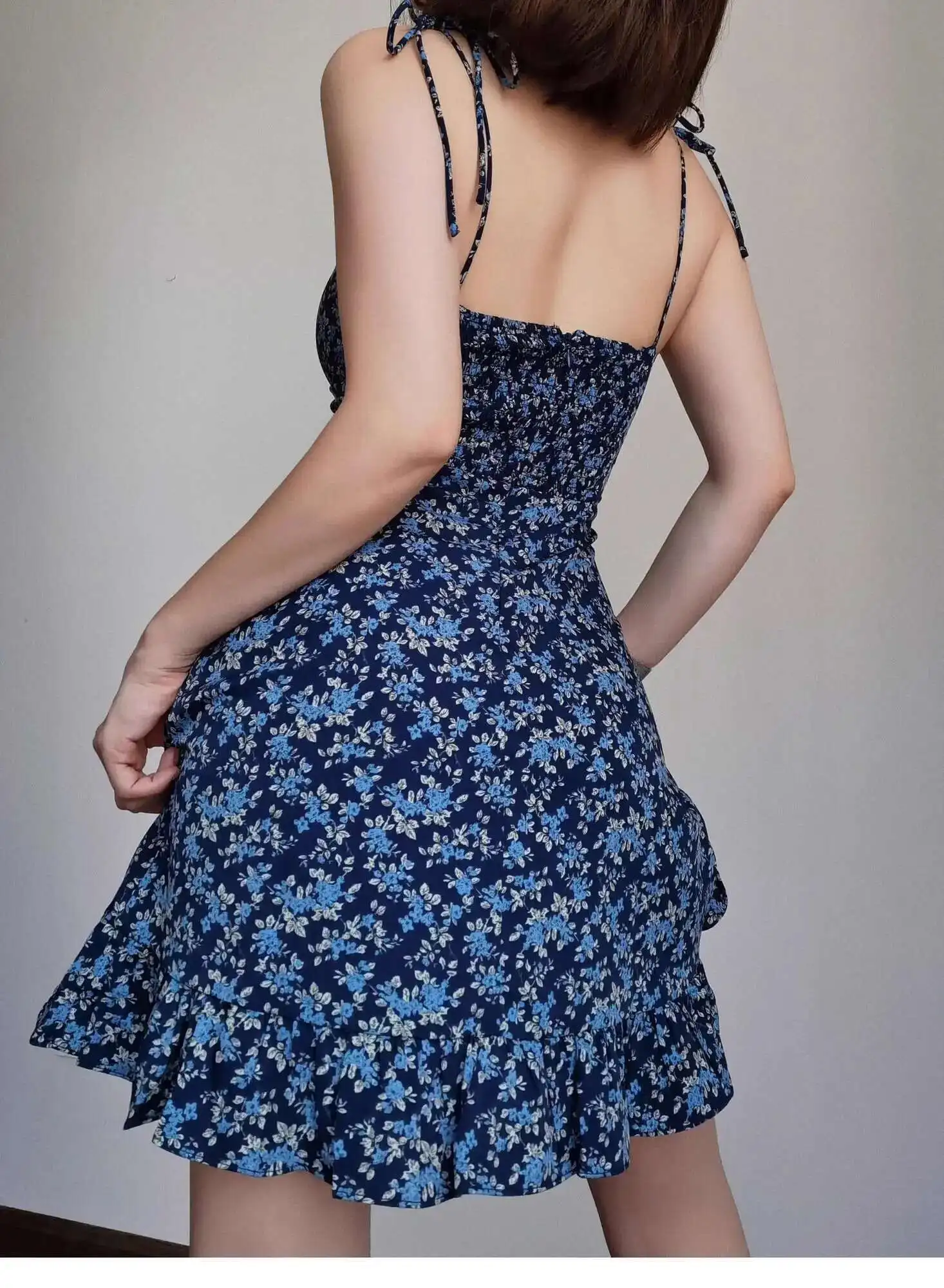 Stijl Sexy Franse Taille Cinching Blauwe Bloemen Sling Vierkante Hals Jurk 2024 Zomer Nieuwe Retro Literatuur Kunst Mini Jurk JDTM