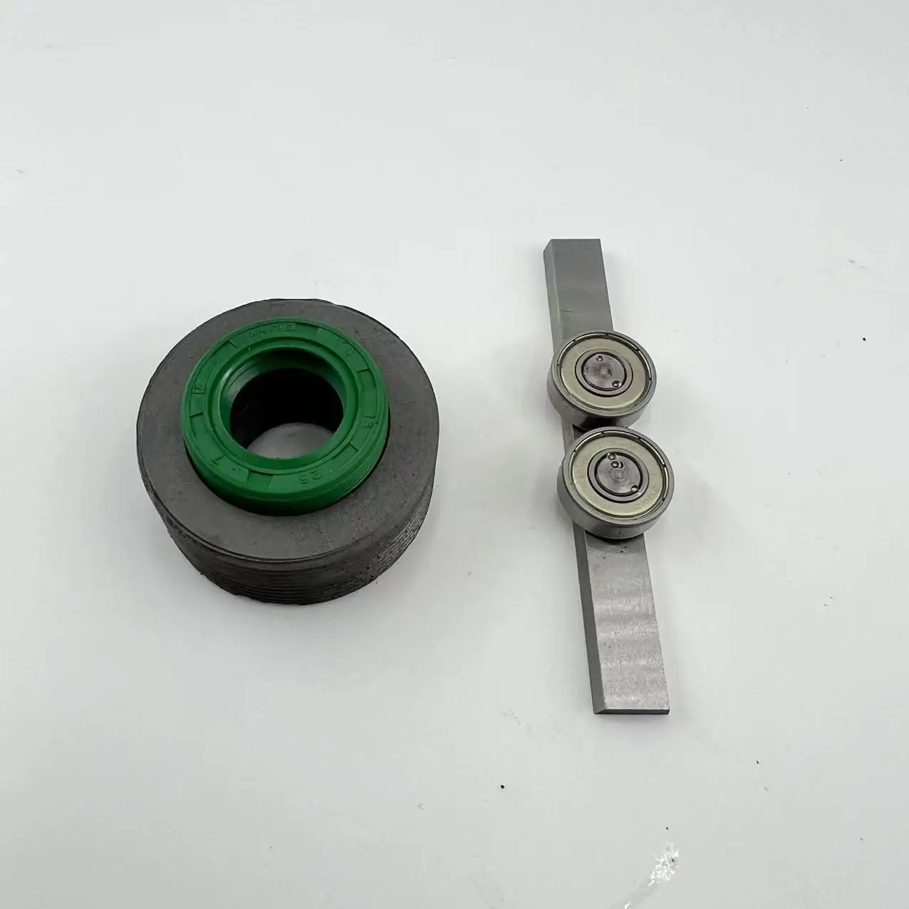 Komori 28X Roller End Cap Slider Oil Seal for Komori Parts