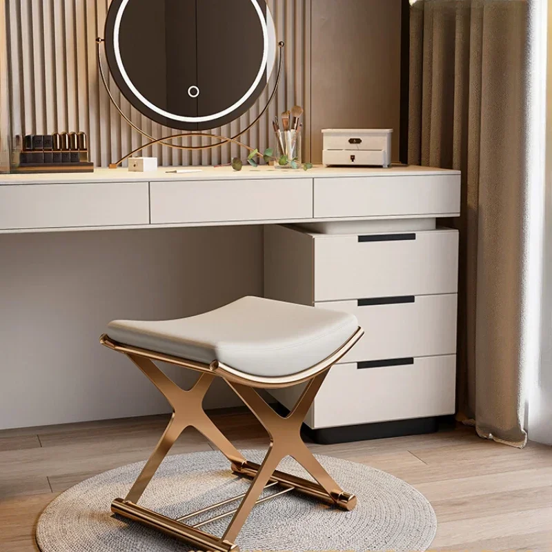 Tabouret de maquillage de luxe italien léger, tabouret de spanstool de chambre à coucher, chaise de conception de loisirs simple de célébrité d'internet, meubles de maison