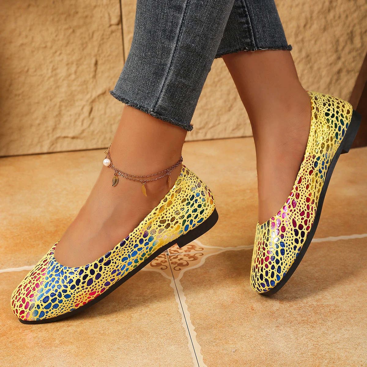 Glitzernde flache Damenschuhe mit Regenbogen-Leopardenmuster, gelbe, glänzende Slip-On-Ballerinas, weiche Sohle, lässige Alltags-Loafer