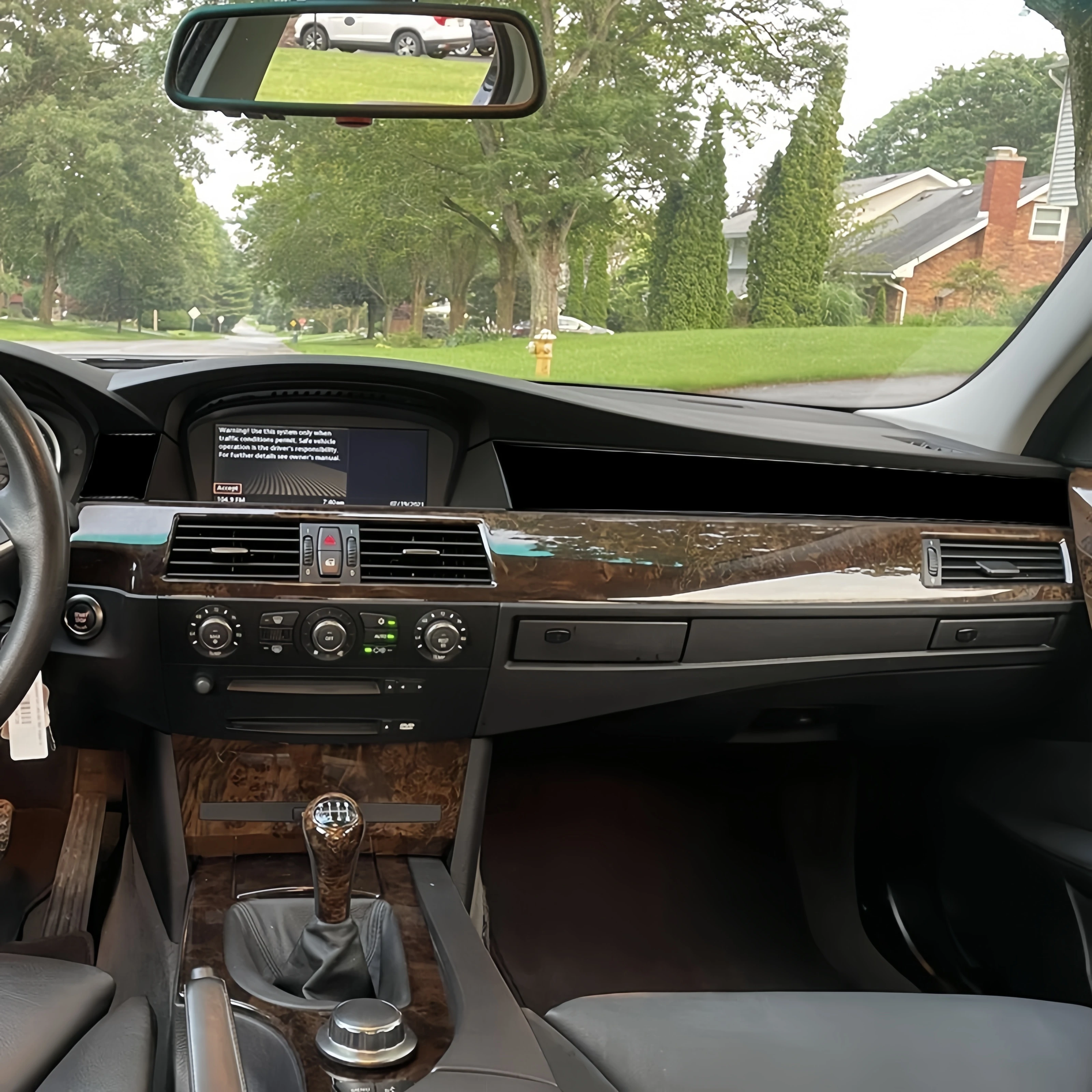 لسيارات BMW 5 Series E60 2004-2007 اكسسوارات السيارات البيانو الأسود الداخلية السيارات المشارك الطيار لوحة القيادة غطاء الكسوة أعواد تزيين #3