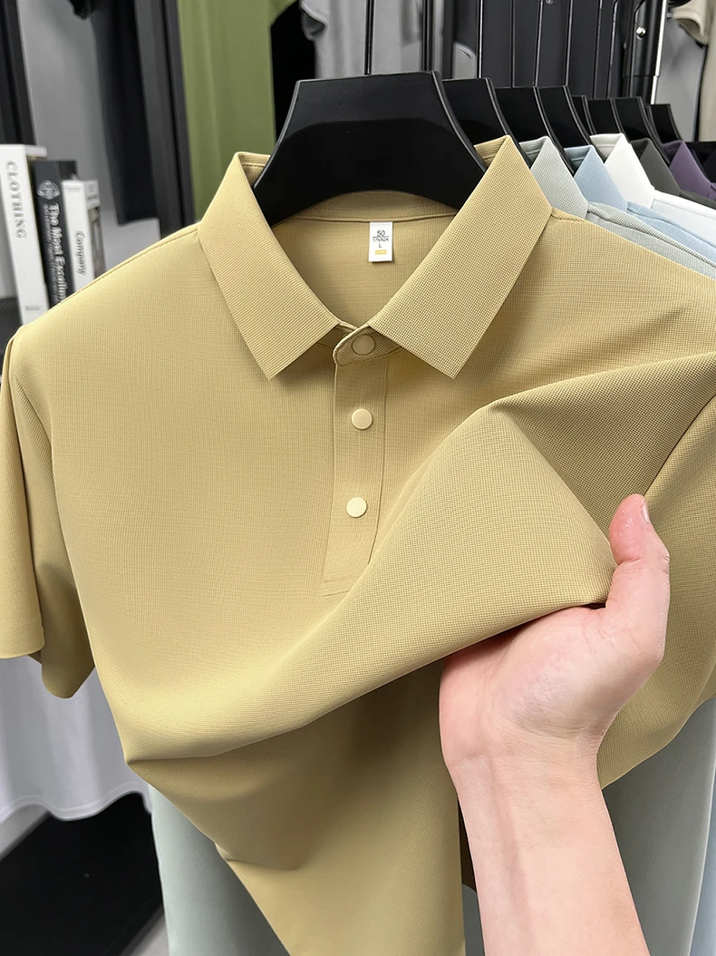 Hochwertiges Eisseide-Kurzarm-Poloshirt für Herren, klassisches einfarbiges, atmungsaktives Business-Casual-T-Shirt, neues Luxus-Oberteil für den Sommer. – Detail 18