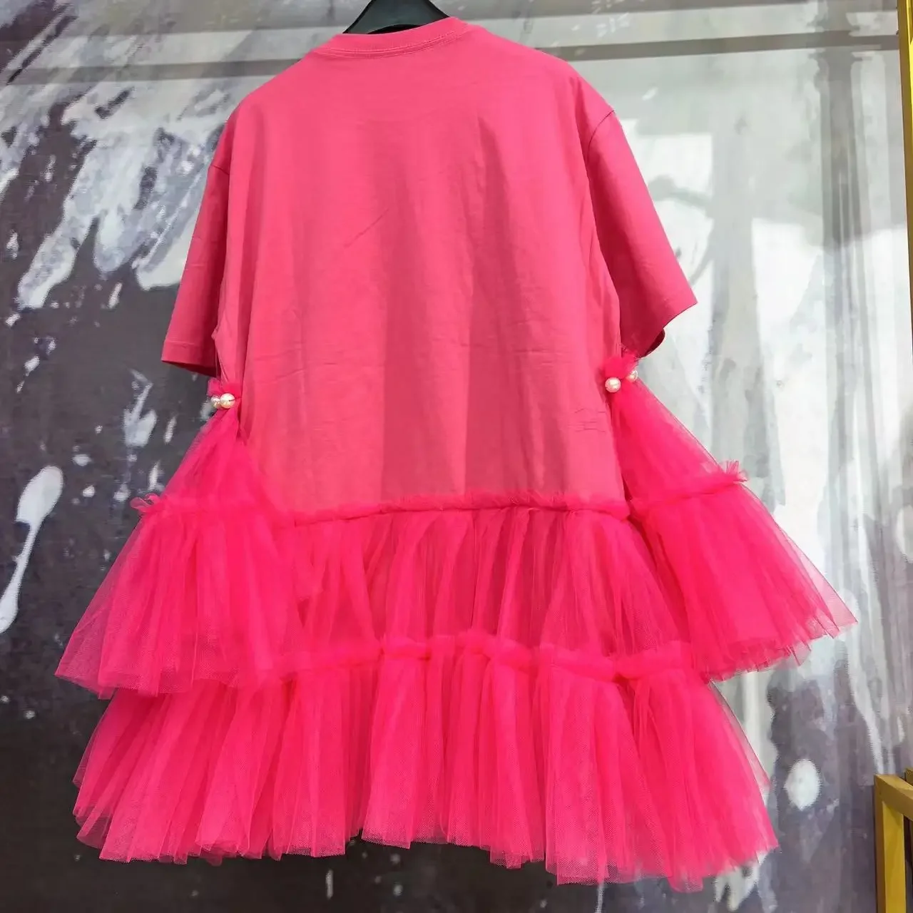 หรูหราตาข่าย Spliced Ruffles เสื้อยืดเพชรลูกปัดไม่สม่ําเสมอผ้าพันคอจีบไข่มุก Tees ปลอม 2pcs Camisole ชุด Vestidos