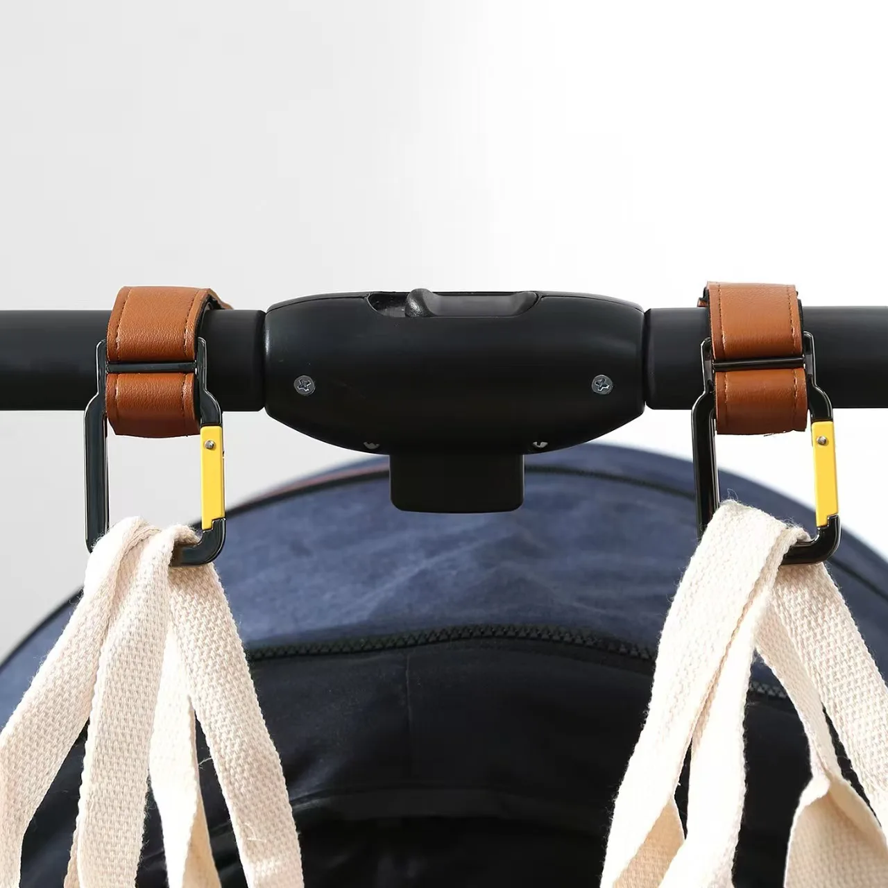 Baby-Kinderwagenhaken aus PU-Leder, Verstellbare Kinderwagenhaken, Trolley-Organizer, Wickeltaschenhalter, Kinder-Reise-Kinderwagen-Zubehör – Detail 4