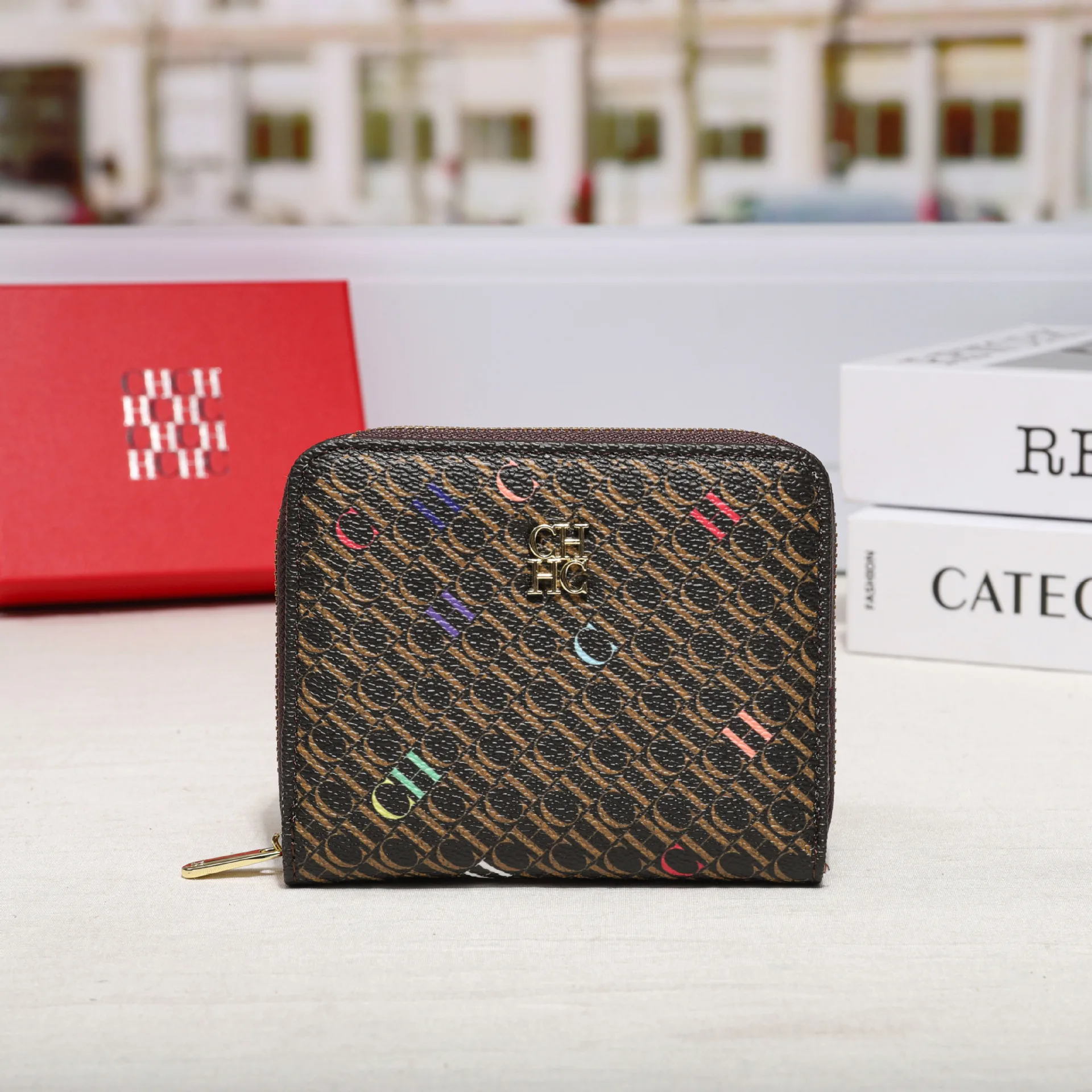 

Small Wristlet Coin Purse for Women, Fashion Print Clutch with Card Slots, Mini Handbag for Essentials, Party & Daily Use