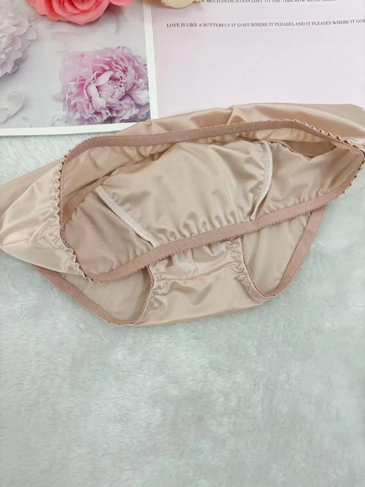 

New Men's Smooth Satin Color Sexy Slip-On Underwear Daily Wear Silk e Panties Comfortable Breathable Briefs