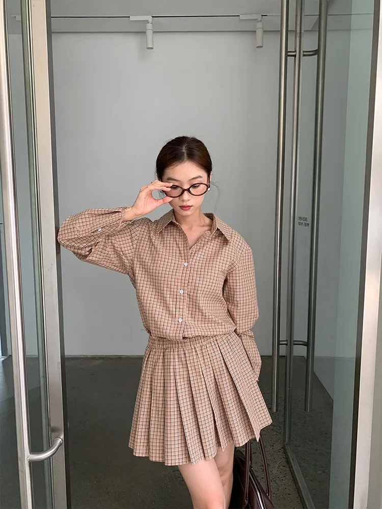 New 2024 Autumn Women Suit Plaid Cotton Shirt and Pleated Short Skirt A-Line High Street Fashion Design Trendy Stylish Casual