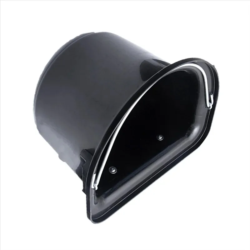 1 PCS Flat Back Plastic Animal Feed Bucket Animal Feed Bucket Black with Metal Handle Horse Feed & Water Bucket