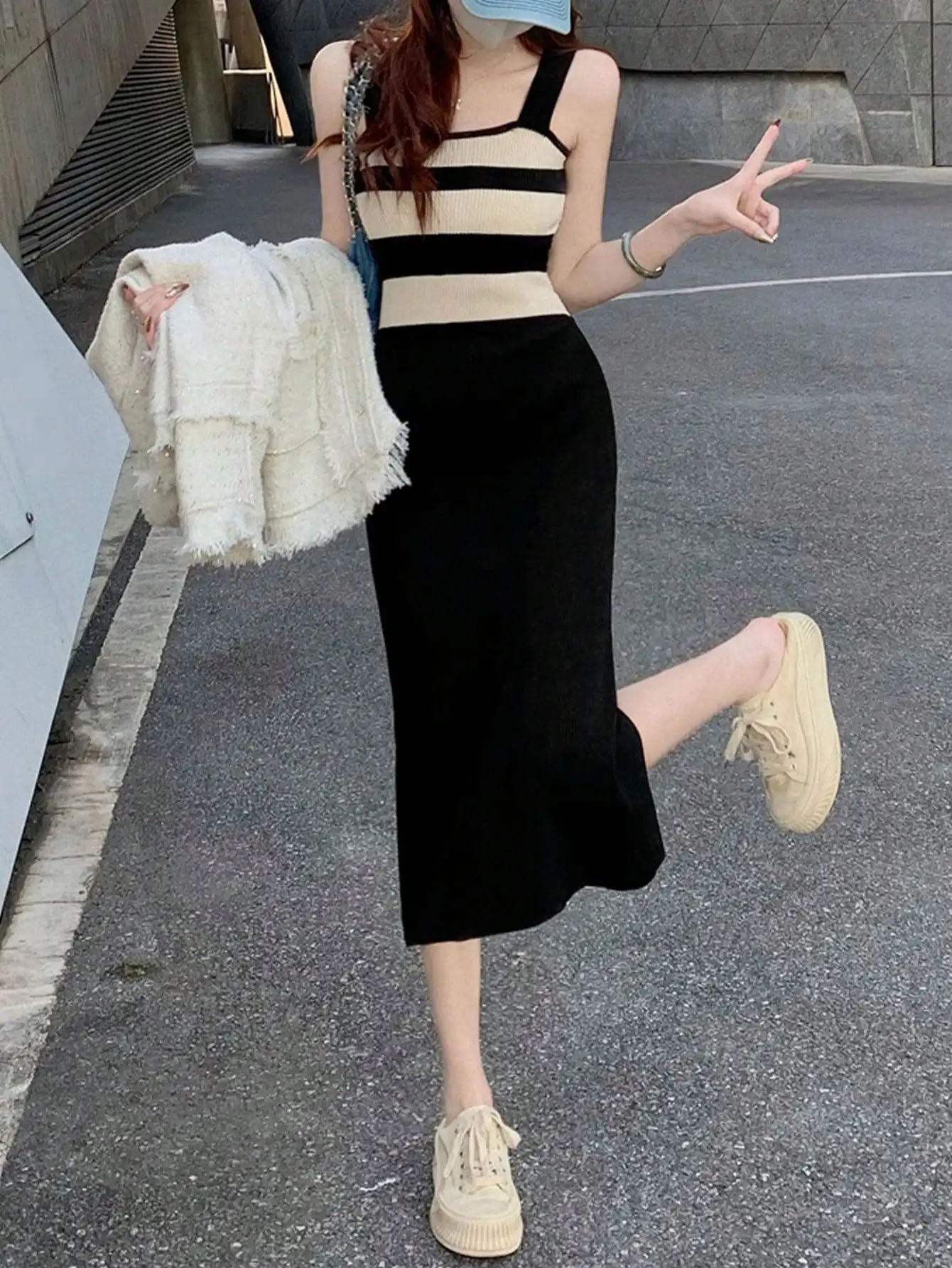 

Korean Chic Summer Elegant Age-Reducing Slit Contrast Stripesd Suspender Dress Waist Slimming Look Knitted Skirt for Women