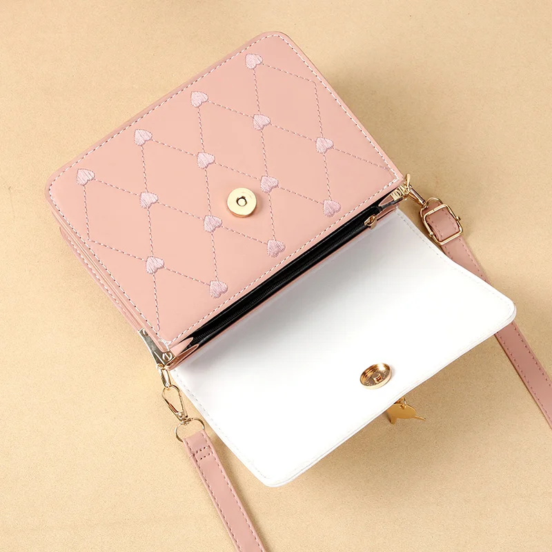 New Women\'s One Shoulder Small Square Bag Trendy and Versatile Small Girl Heart Gift Crossbody Bag