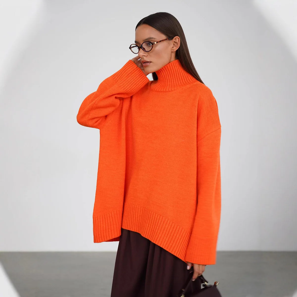 2025 Style automne hiver offre spéciale couleur unie col haut tricoté pull pull ample femmes