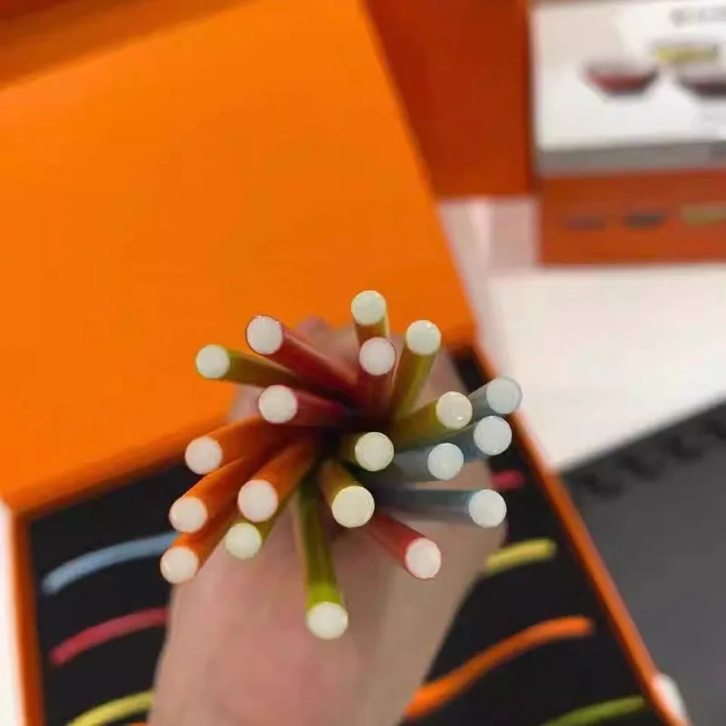 2025 Franse Le Creuset Regenboog Keramische Eetstokjes Gezonde Eetkamerset Doos Kleurrijk Servies Thuis Keuken Eetkamer Accessoire Cadeau