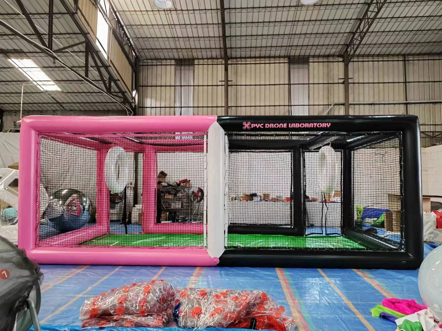 Arena drone gonfiabile conveniente, adatta per l'allenamento di volo drone e la struttura sportiva da competizione