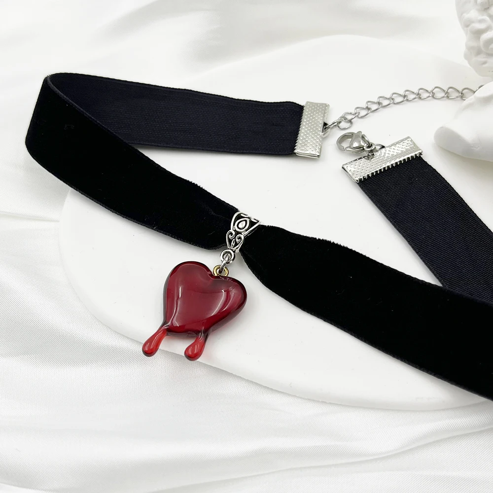 Y2K Dropping Blood Heart Choker Necklace Black Velvet Red Heart Pendent Choker Vampire Jewelry Gift For Women