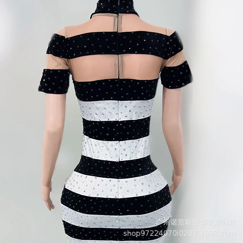 2026 Niche Contrasterende strepen Veelzijdige herfst minimalistische lange jurk Muziekfestival Zanger Prestatiekleding Feestclubjurk