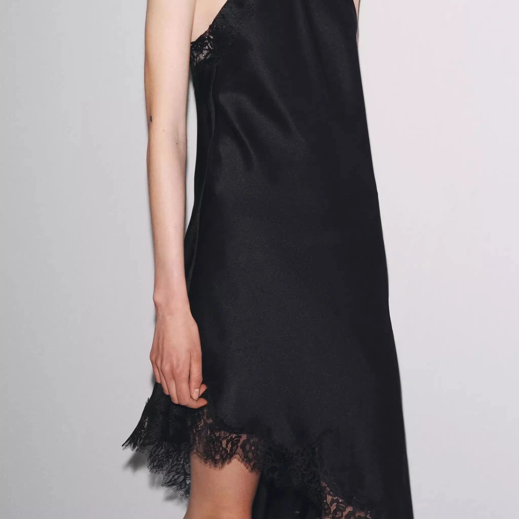 Silk Satin Feel Lace Trim Dr ZW Series Casual Sle H Version for Ladies Summer Collection 2025 New Arrival