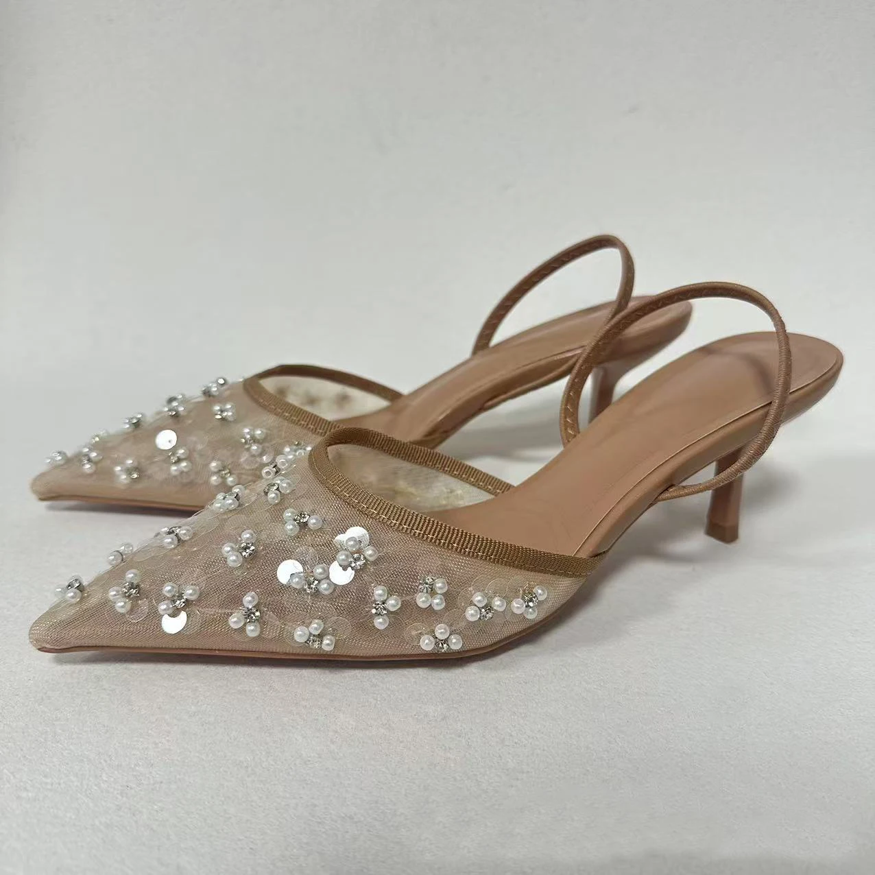 

Женская обувь, новинка 2024, женские сандалии с острым носком и стразами, новинка 2023 года, пикантные женские сандалии на тонком каблуке для банкета и высоком каблуке