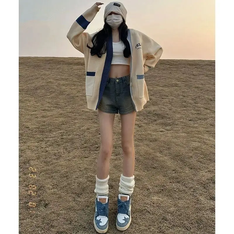 

Hot girl American retro distressed denim shorts for women,new spring/summer design,high-waisted, A-line straight hot pants