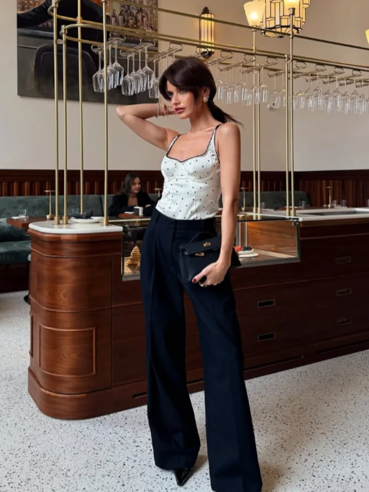 

Women Retro White Polka Dot Sling Vest Chic Sleeveless Off Shoulder Patchwork Slim Short Top 2026 Lady Daily Commute Chic Wear