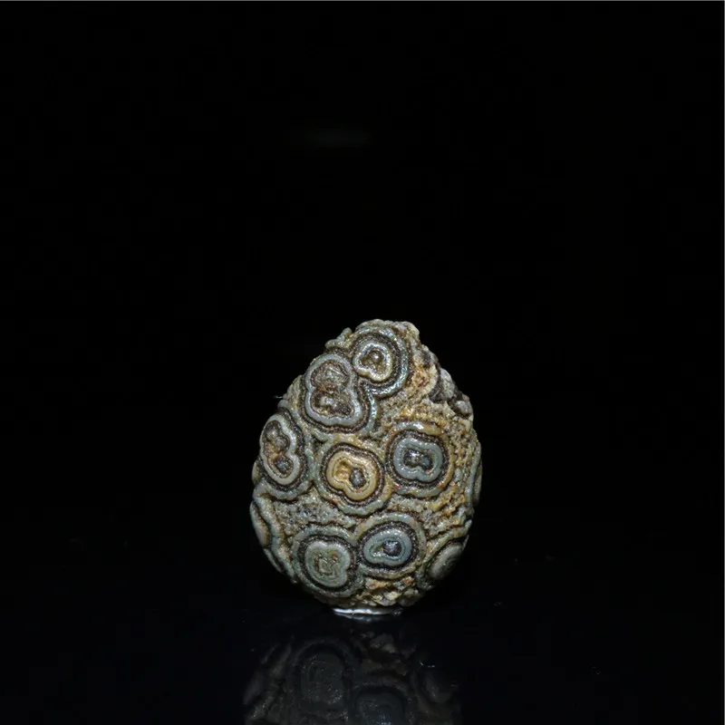 

Boutique Alashan Gobi Eye Agate Natural Raw Stone Original Shape Color Healing Energy Gem for Decoration & Collection