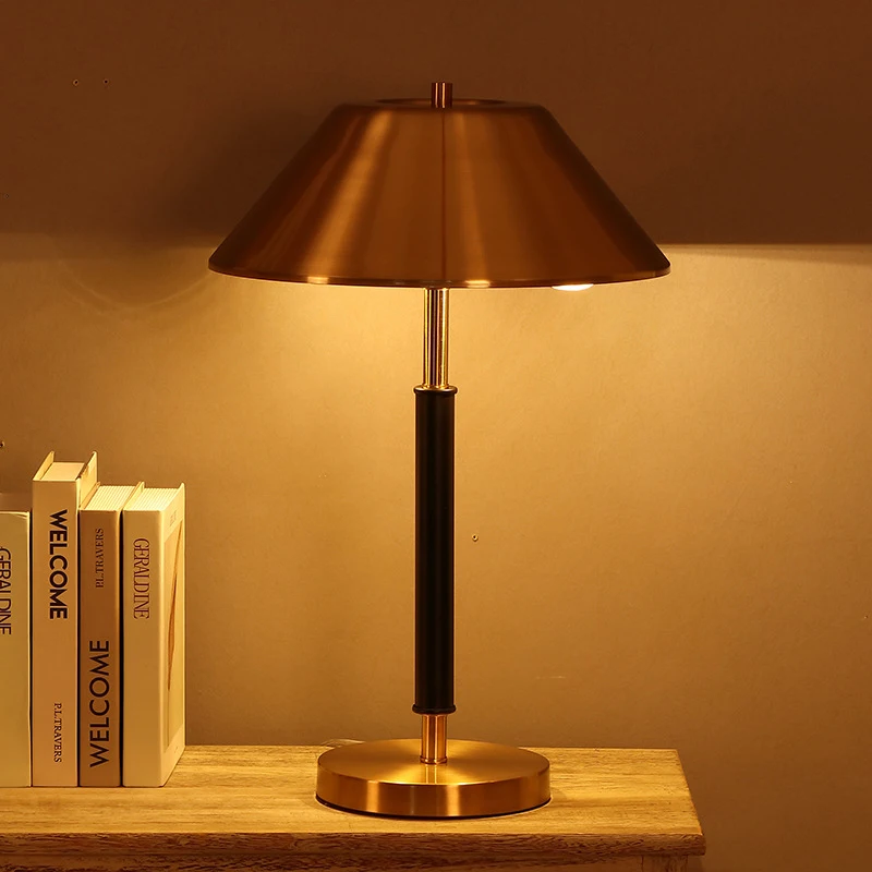 Postmodern Copper Table Lamps Simple Mushroom Beside Lamps for Bed Room Decor Nightstand Lamp Indoor Lighting Study Reading Lamp