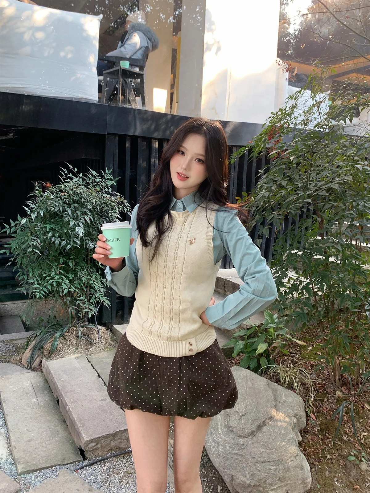 

UVPU Coffee Dot Bouffant Skirt Casual mid Waist Simple round Dot Anti-Aging Skirt Spring 2026 Women's Faion