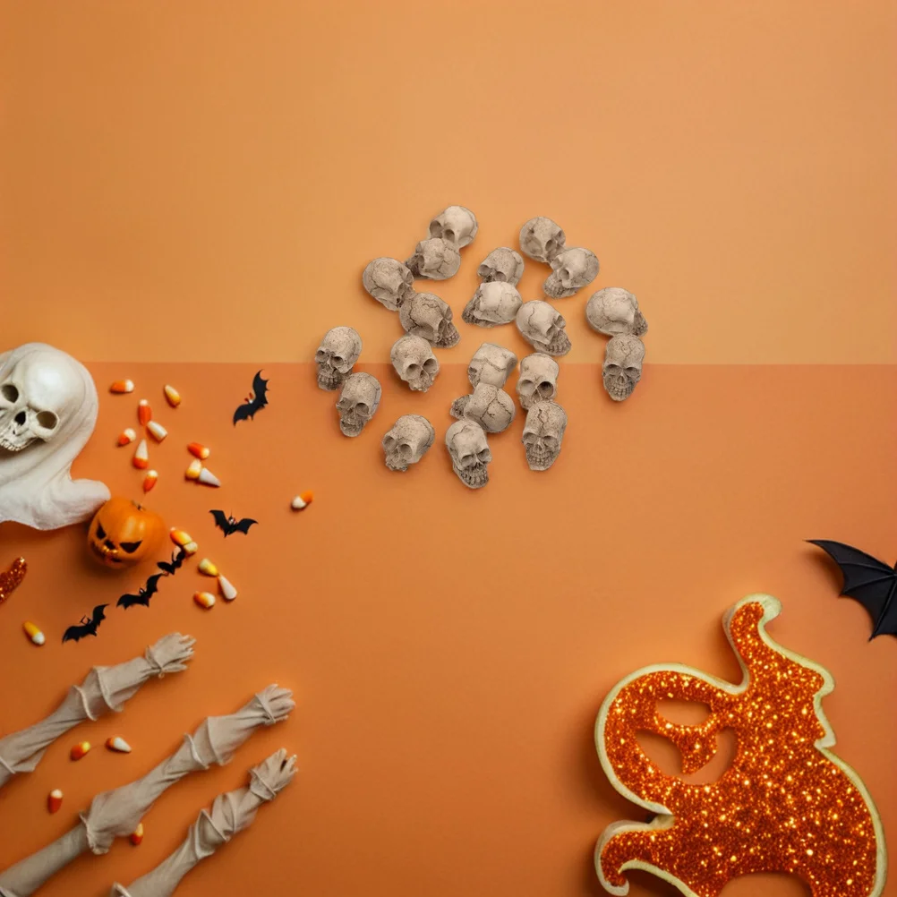

60Pcs Small Resin Skull Heads Halloween Decor Eerie Elegant Tabletop Vase Fillers Home Office Mini Skulls Small