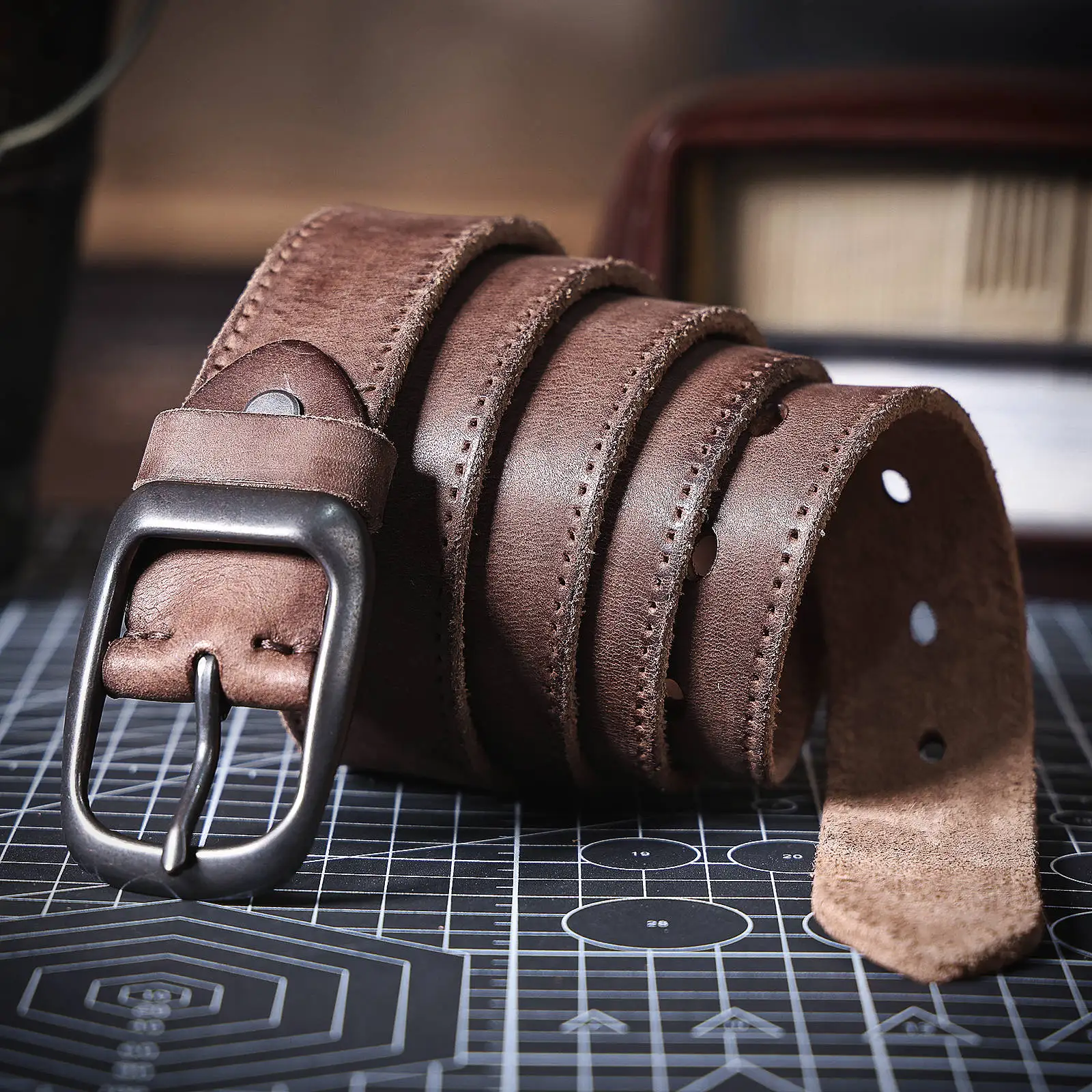 Echtleder-Herrengürtel aus Rindsleder, italienisches dickes Leder mit Geschenkbox, vielseitiger Retro-Jeansgürtel für Herren, ideale Wahl als Geschenk. – Detail 18