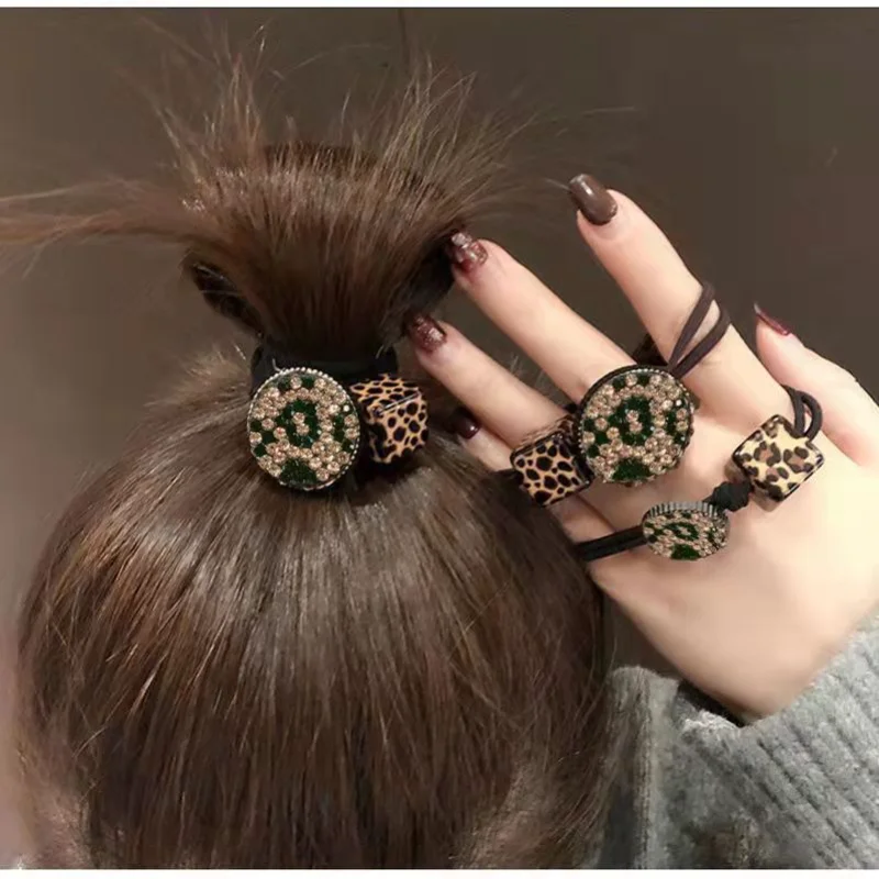 

Korean version of hair ornament headdress, knotted leopard print female leather band hair ring
