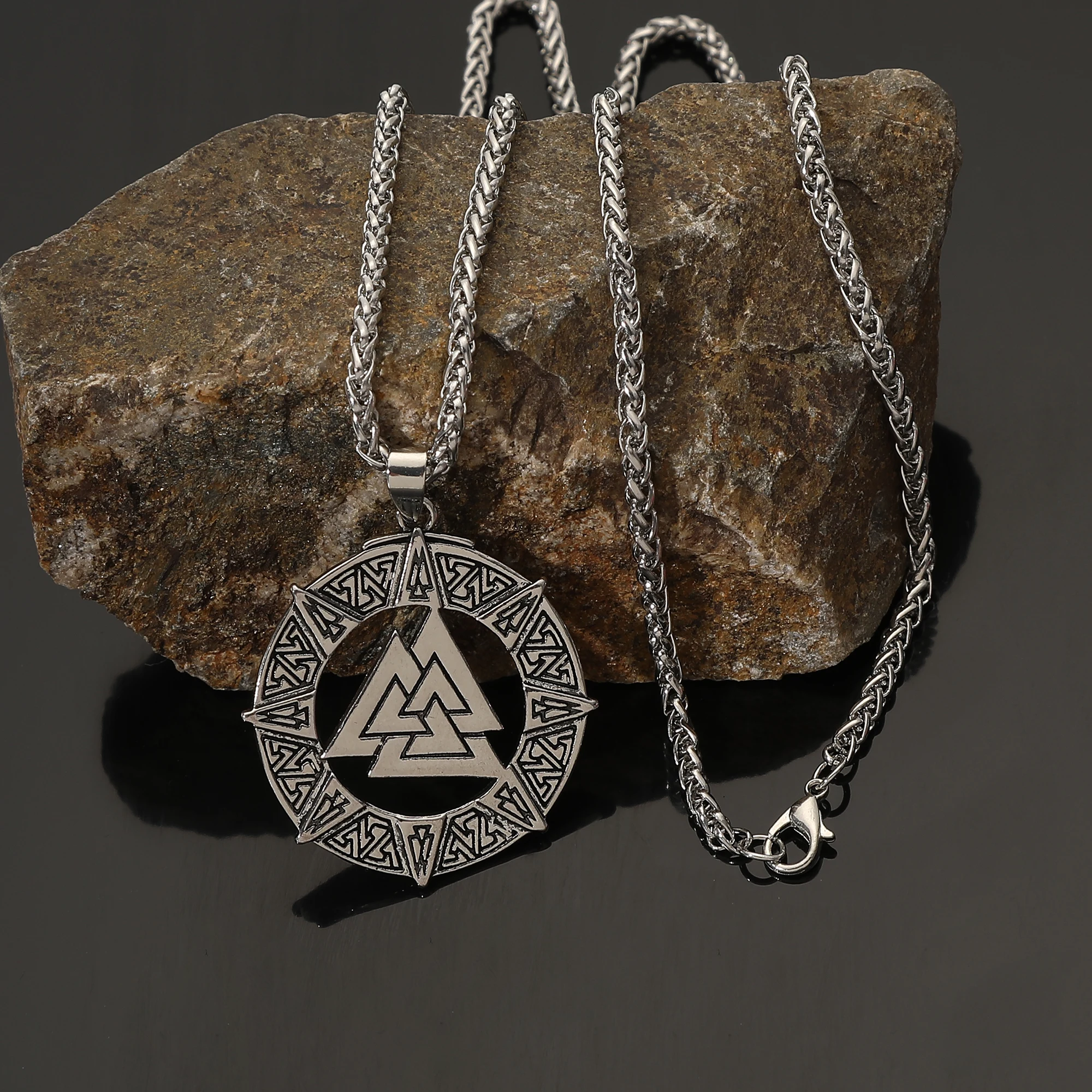 

Retro Viking Celtic Knot Pendant Necklace Fashion Trend Personalized Easiest for Match Necklace Norwegian Style Accessories Party Jewelry Valentine's Day Mother's Day Father's Day Birthday Gift