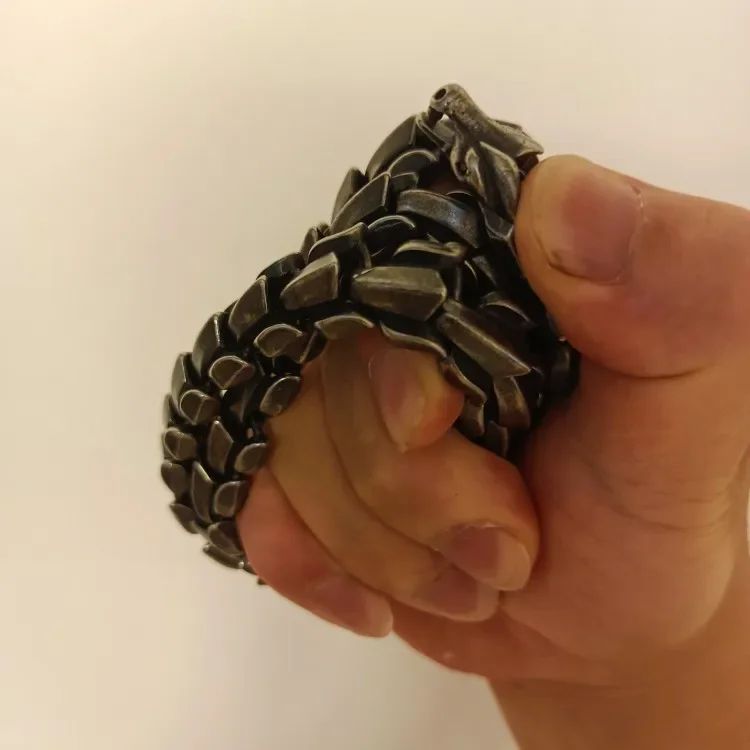 Outdoor EDC Portable Metal Bracelet Keel Whip Self Defense Whip Emergency Survival Waist Chain Tools