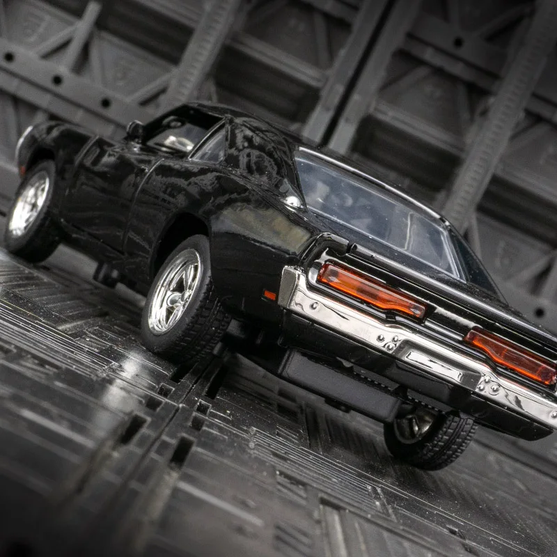 1:32 Dodge 1969 portas de modelo de carro em liga metálica e capô do motor, o porta-malas pode ser aberto como presente de aniversário para amigos