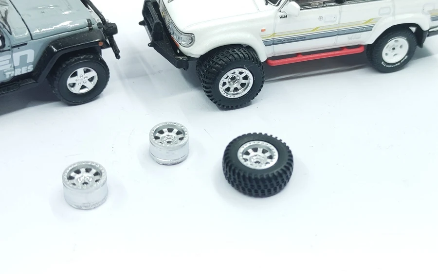 4PCS 1:64 Handmade Car Model Hard LC76 Off-road Vehicle Wheel Hub Tire Garage Scene YY008